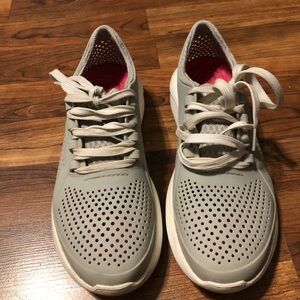 EUC Crocs Liferide Sneakers